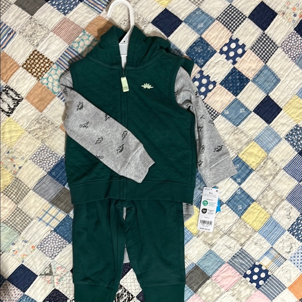 Carter’s dinosaur set
